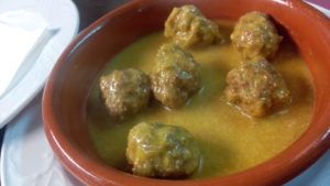Albondigas salsa de almendras