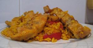 Conejo con arroz un plato muy tradicional a la vez que rápido y facil de hacer ademas de un clásico de nuestra cocina y bajo en grasas.