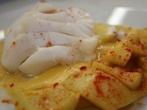 Bacalao con patatas al pimentón