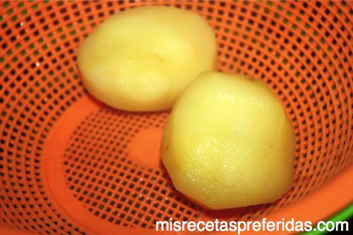 Bolitas de patata rellenas de paté