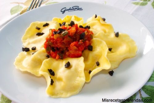 RAVIOLIS DE POLLO AL CURRY CON ALMENDRAS