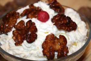 Nueces caramelizadas con nata