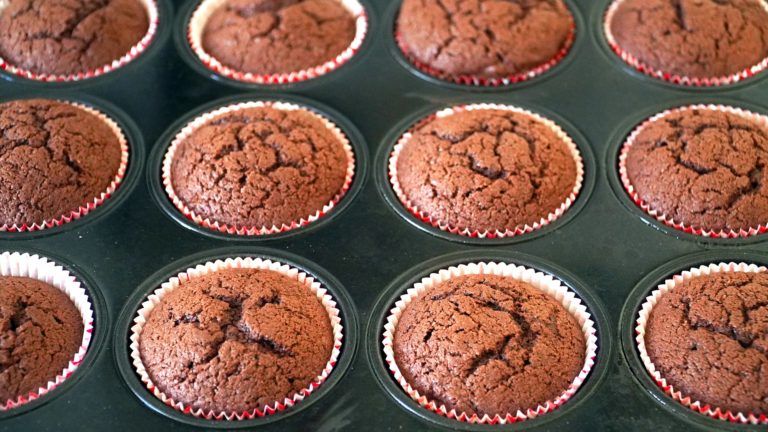 Magdalena de chocolate rellena de nutela