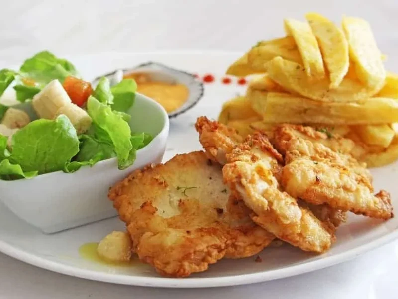 Pescado empanado al limón