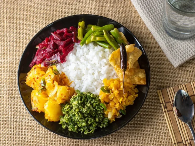 Arroz blanco con verduras