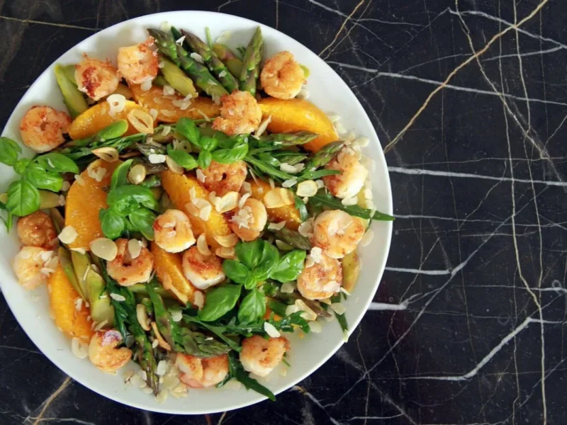 Espárragos con gambas